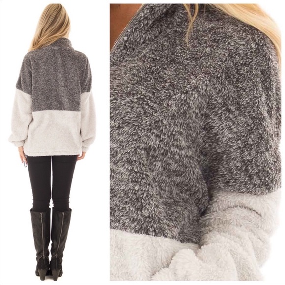 ⛄️Beautiful Charcoal 2 tone Fuzzy & Soft Sweater⛄️ - Picture 3 of 3